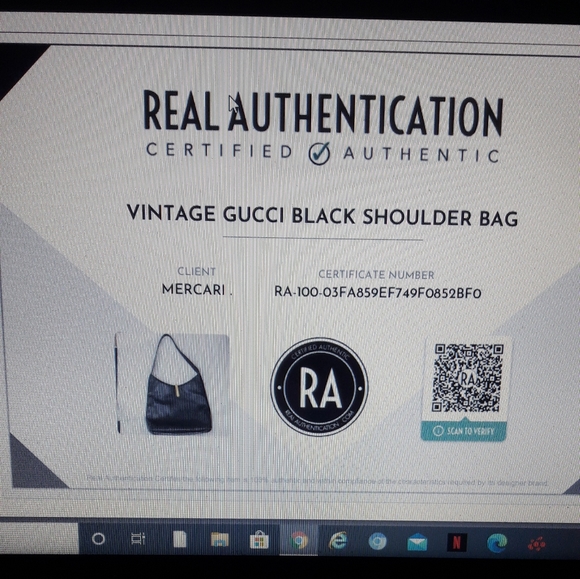 🥳HP🥳Gucci Authentic Gucci Vintage Black Leather Tote Gold Zipper Shoulder Bag - Picture 13 of 13